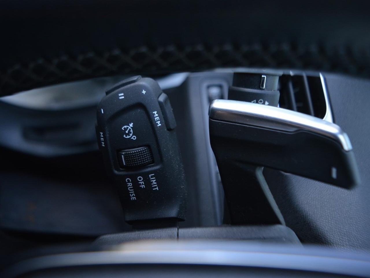 Peugeot 3008 1.2 puretech turbo allure pack eat8 s&s