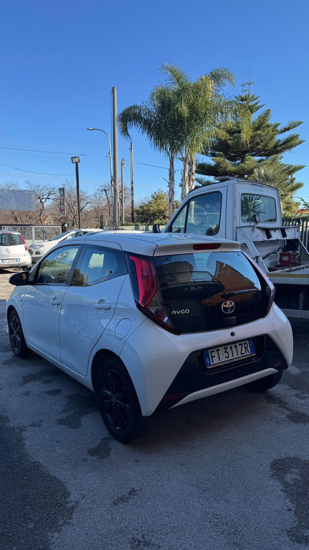 Toyota Aygo 1.0 VVT-i 72 CV 5 porte x-lusiv AUTOMATICA