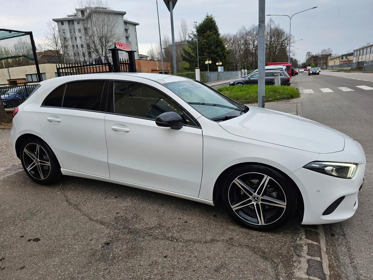 Mercedes-benz A 180d 115cv Sport*Aut*Pelle*Navi*Bi-Xeno*18*Euro6