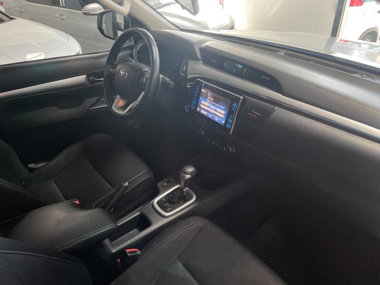 Toyota Hilux 2.4 D-4D A/T 4WD 4 porte Double Cab Executive