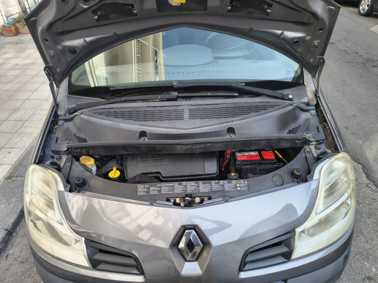 Renault Modus 1.2 Yahoo! - 2011