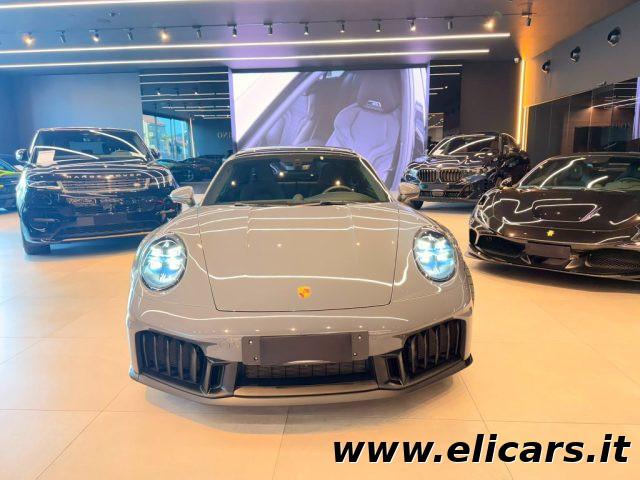 PORSCHE 992 Carrera 4 GTS