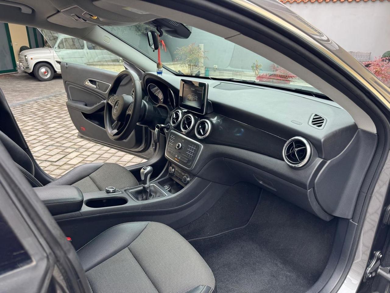 Mercedes-Benz CLA 180 Shotting Brake #9015