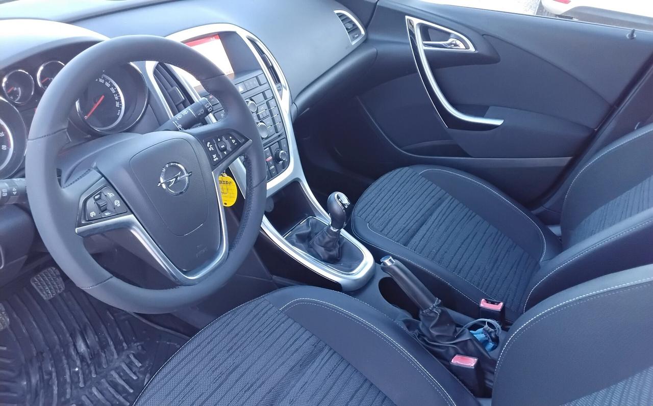 Opel Astra 1.4 Turbo 140CV Sports Tourer GPL Tech Cosmo