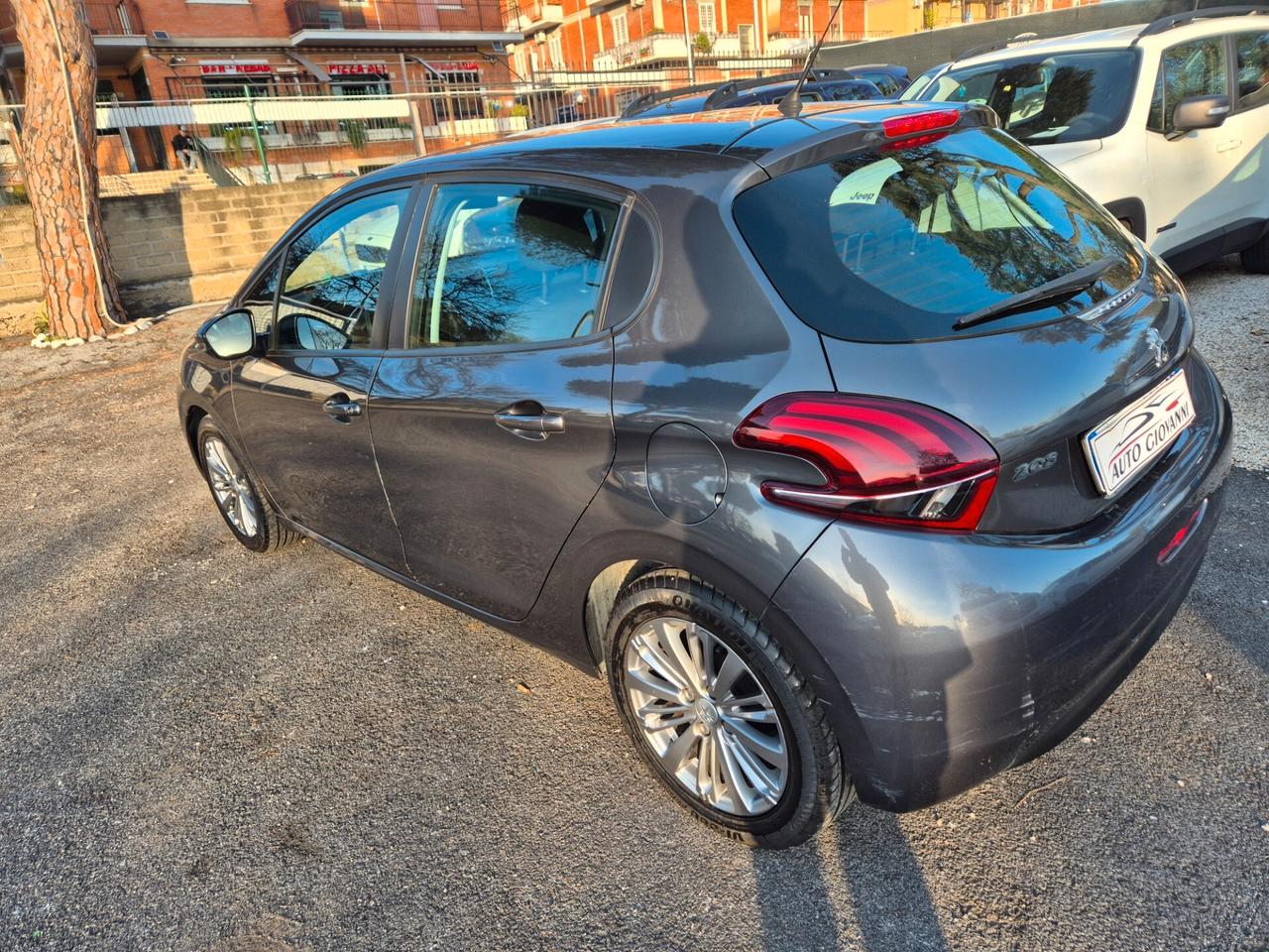 Peugeot 208 PureTech 82 5p. GPL Allure