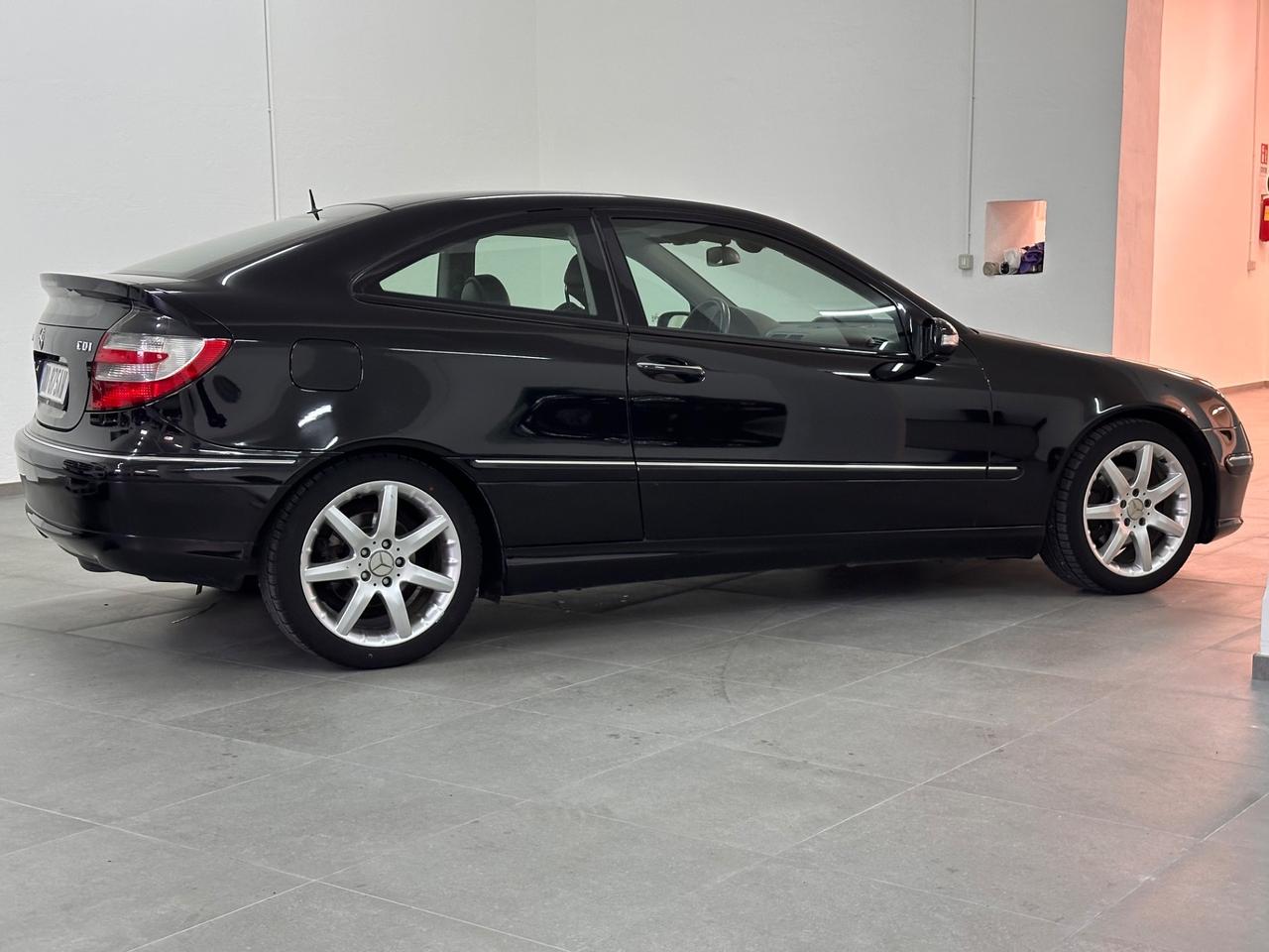 Mercedes-benz C 220 C 220 CDI cat Sportcoupé Elegance Sport