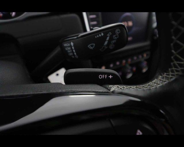 VOLKSWAGEN Golf R 2.0 DSG 5p.