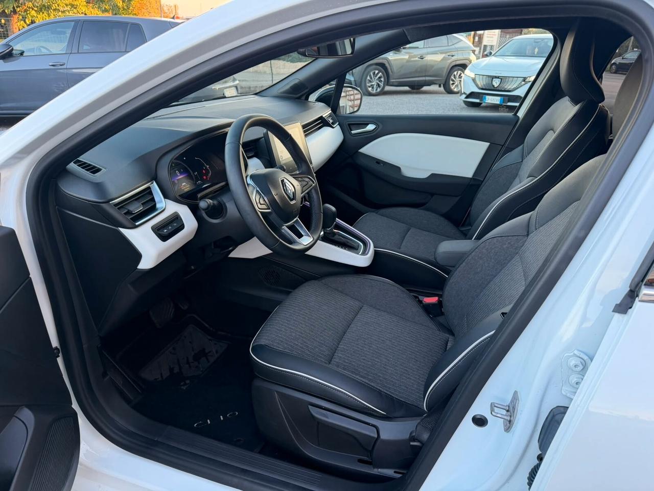 Renault Clio 1.6 E-Tech full hybrid Techno 145cv