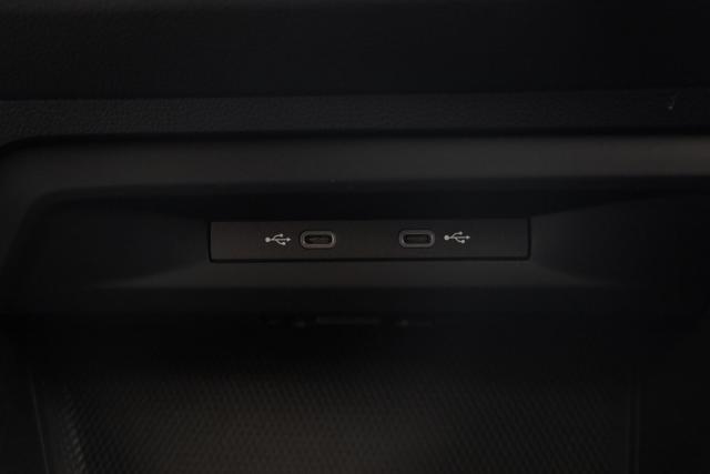 VOLKSWAGEN Golf Variant 1.0 eTSI EVO DSG Life