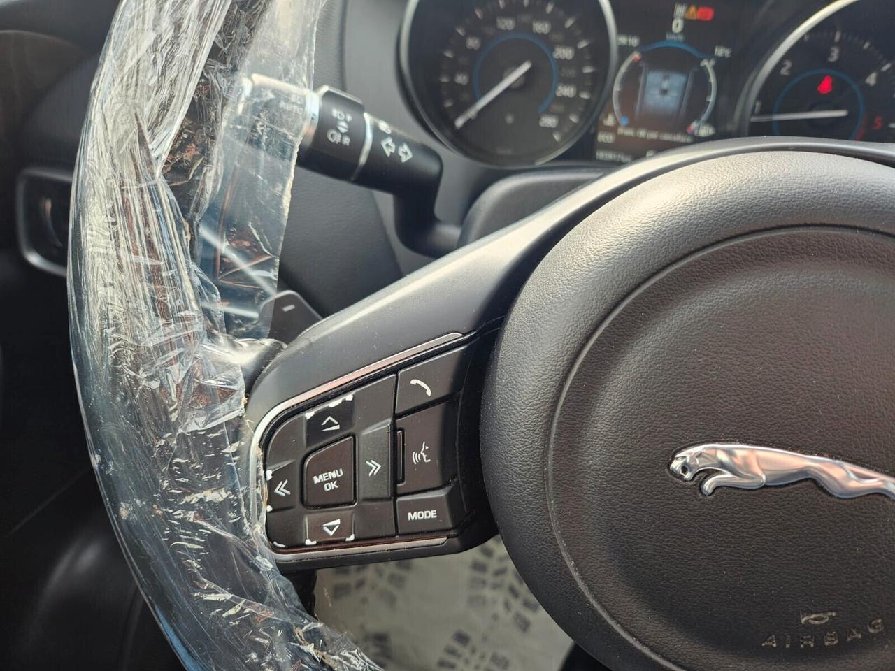 Jaguar F-Pace 2.0 D 180 CV AWD Prestige