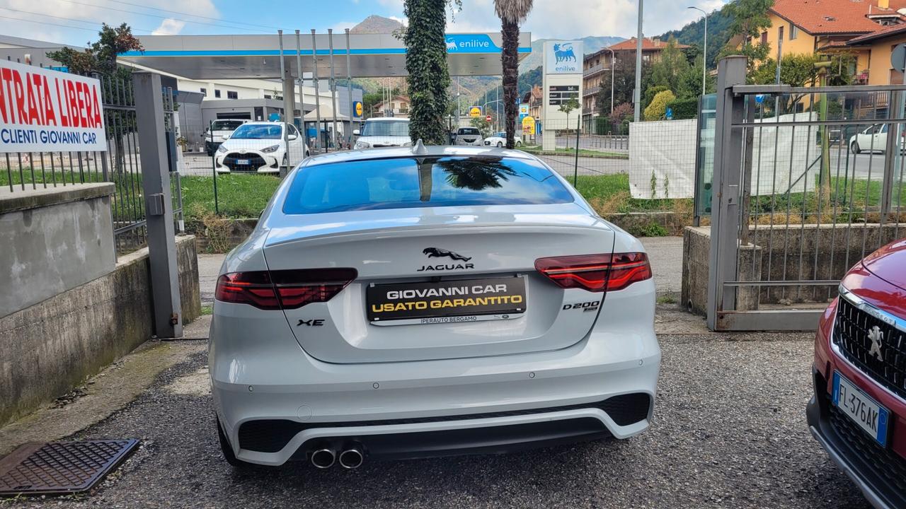 Jaguar XE 2.0 D 204 CV AWD 4X4 Dynamic Black