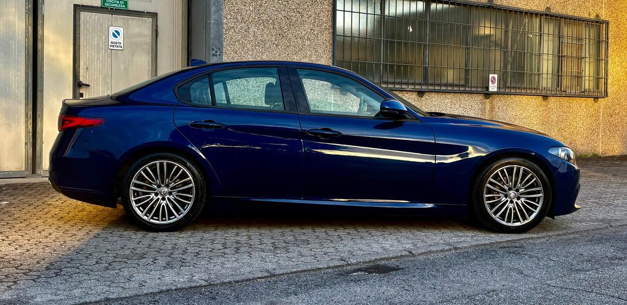Alfa Romeo Giulia 2.2 TD 180 CV Business Sport