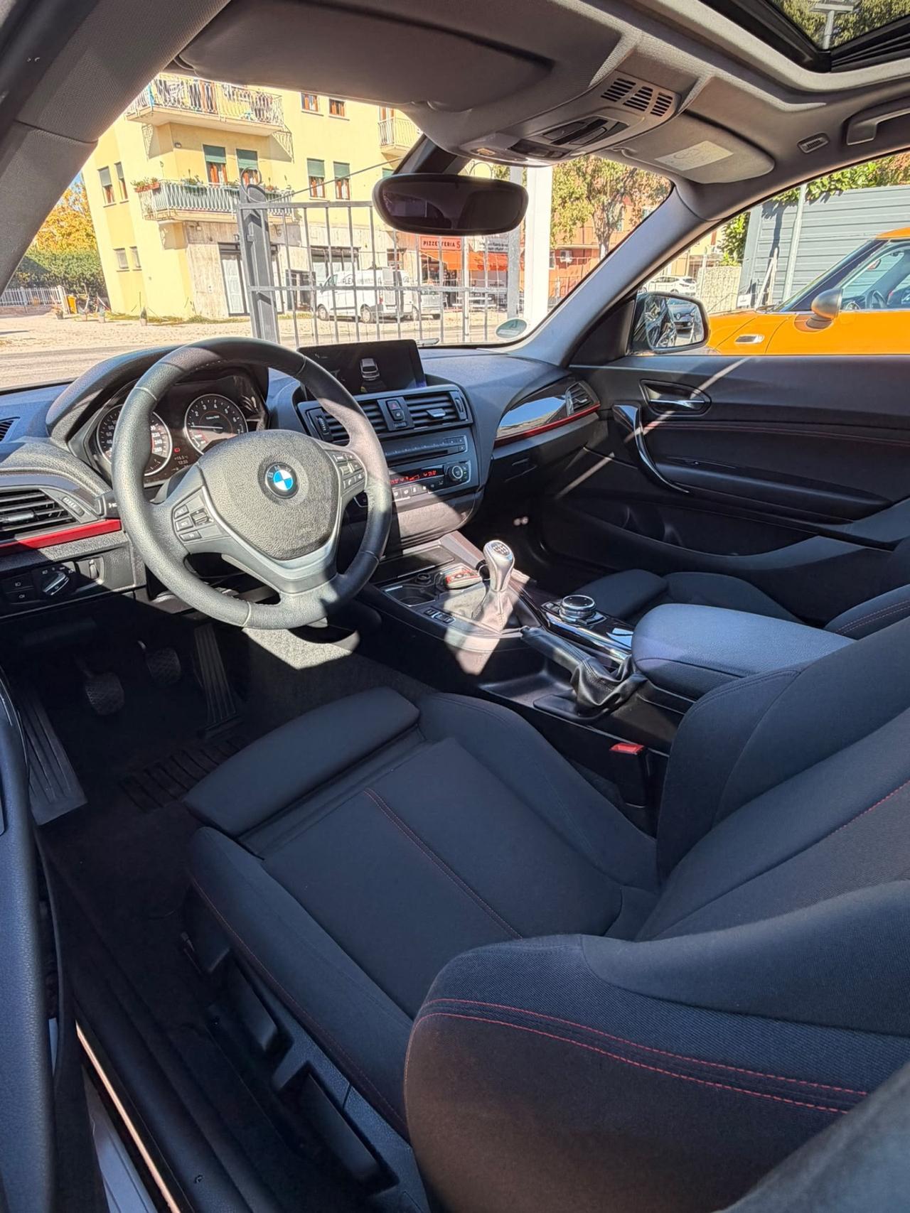 Bmw 116i Sport con tettuccio apribile