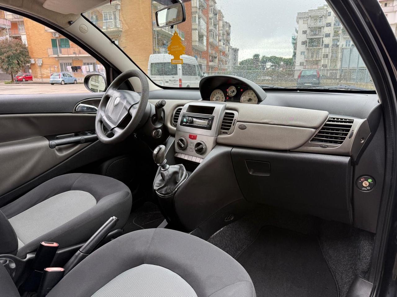 Lancia Ypsilon 1.2 Oro Giallo