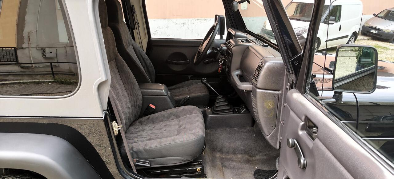 Jeep Wrangler 4.0 Sport ASI 4 posti