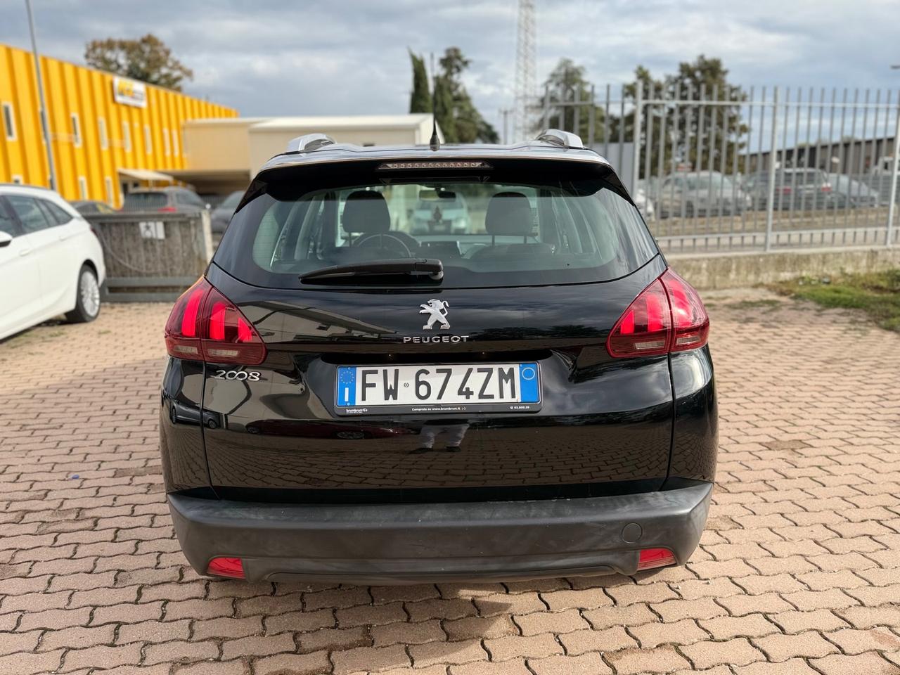 Peugeot 2008 BlueHDi 100 S&S Black Matt