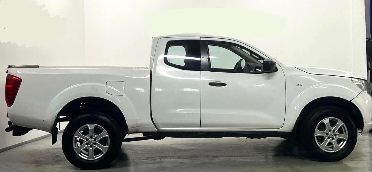 Nissan Navara 2.3 dCi 4WD King Cab Acenta IVA ESPOSTA