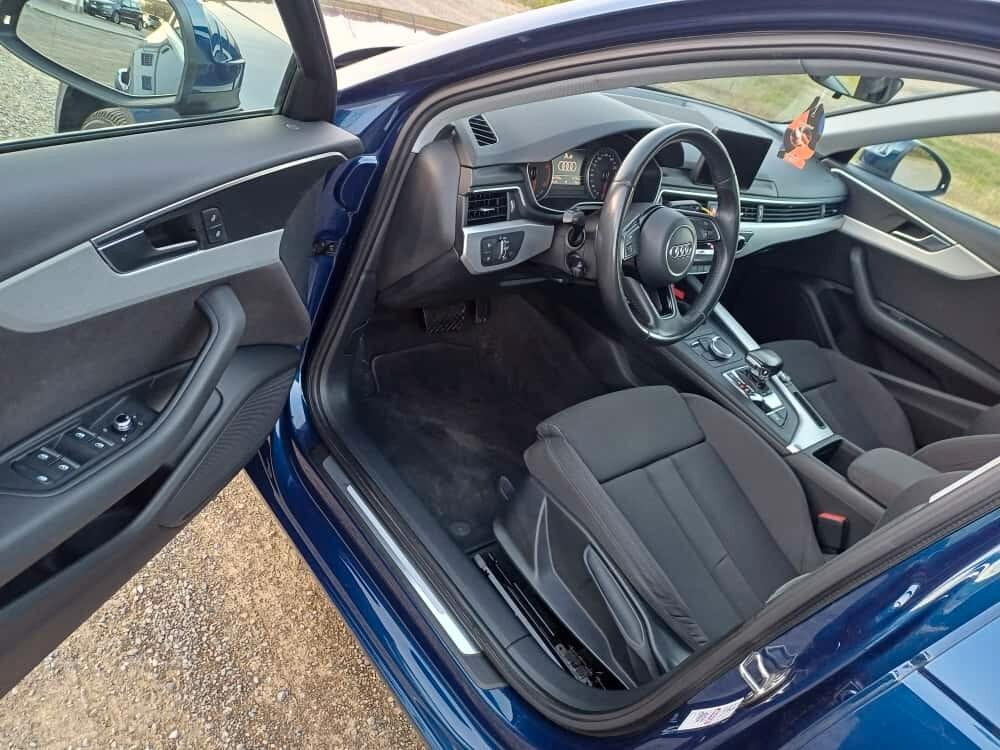 Audi A4 2.0 TDI 150 CV ultra S tronic Design