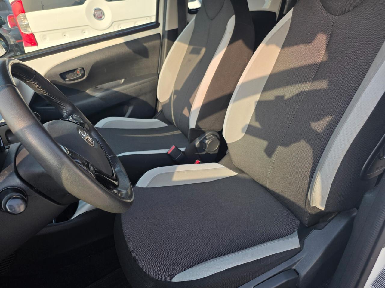 Toyota Aygo 1.0 VVT-i 69 CV 5 porte x-clusiv