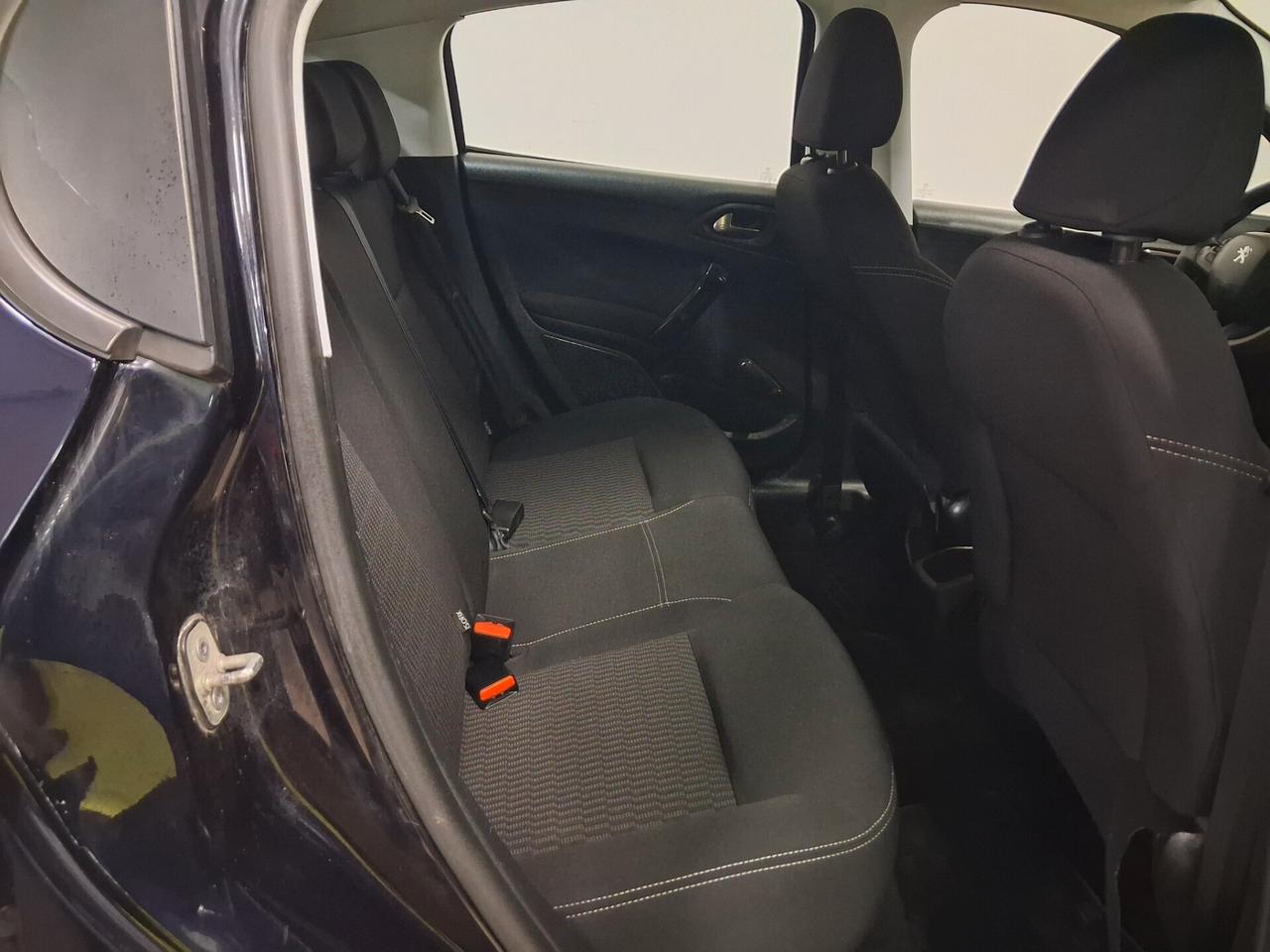 Peugeot 208 unico prop 1.4 hdi 2015