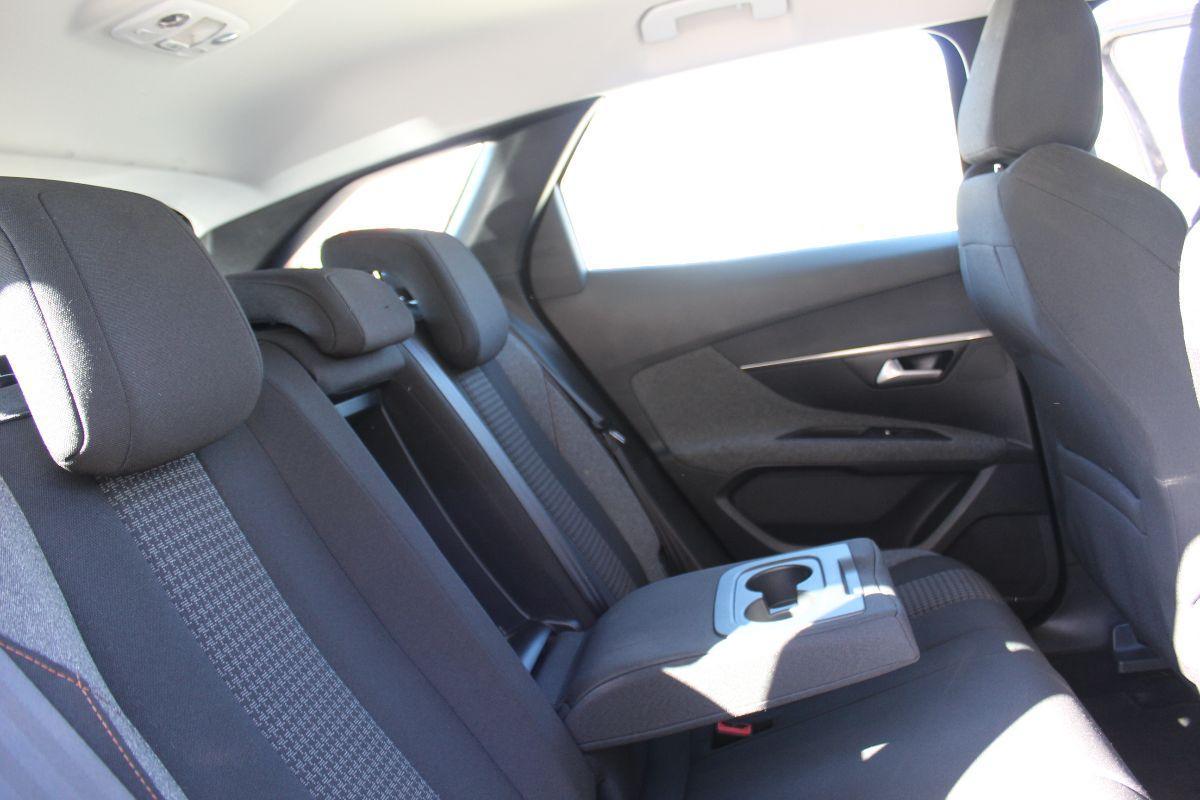 PEUGEOT - 3008 - BlueHDi 130 S&S Allure