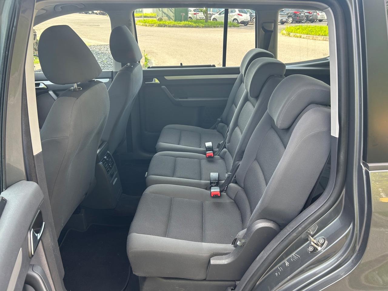 Volkswagen Touran 1.2 TSI Trendline * 7 POSTI * Neo patentati