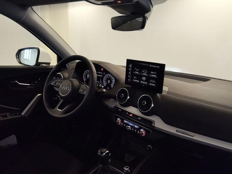 Audi Q2 30 TFSI Business Advanced