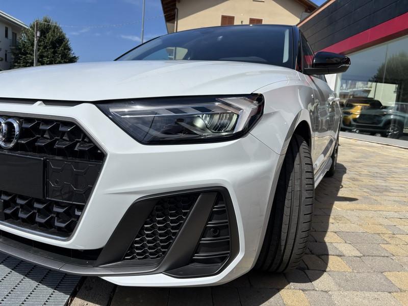 Audi A1 Sportback 30 1.0 tfsi S Line Edition 116cv s-tronic LED-PHONE APPS-17"