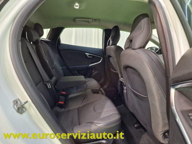 VOLVO V40 Cross Country D2 Geartronic Business