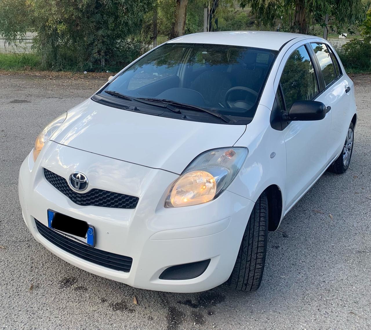 Toyota Yaris 1.4 D-4D DPF 5 porte Now