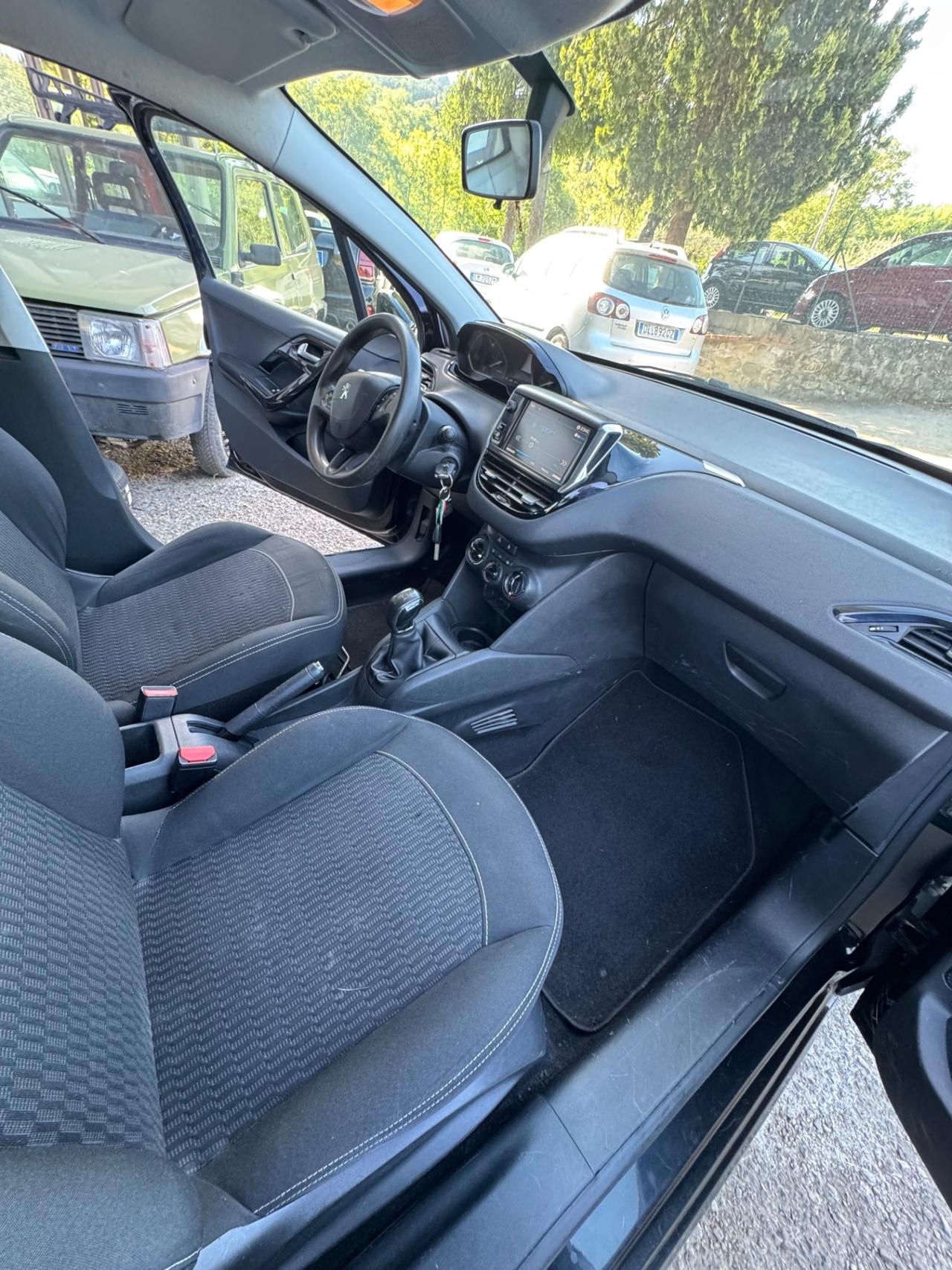 Peugeot 208 PureTech 82 5p. GPL Allure
