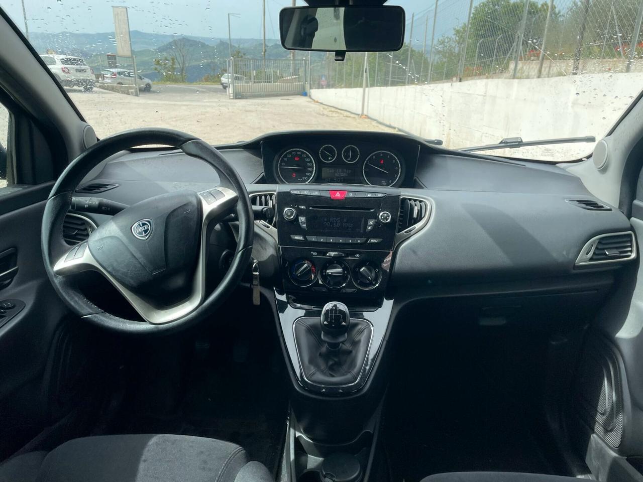 Lancia Ypsilon 1.2 69 CV 5 porte Gold