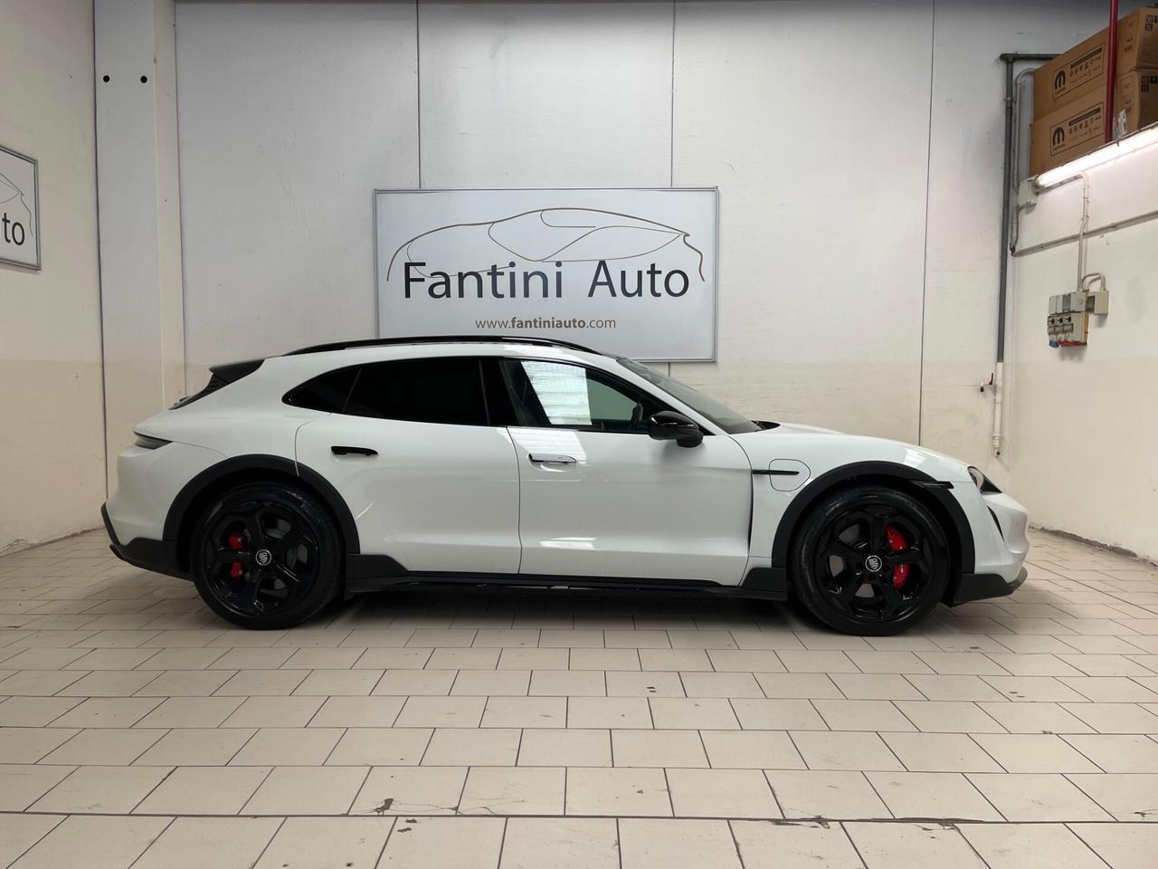 Porsche Taycan 4 Cross Turismo-LEGGI SOTTO