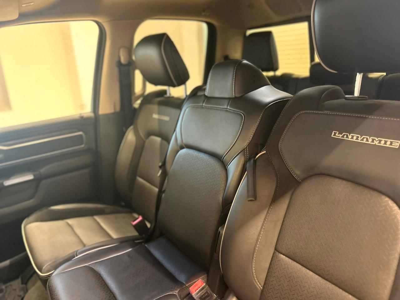 Dodge RAM 1500 5.7 LARAMIE CAB 4WD 395CV auto