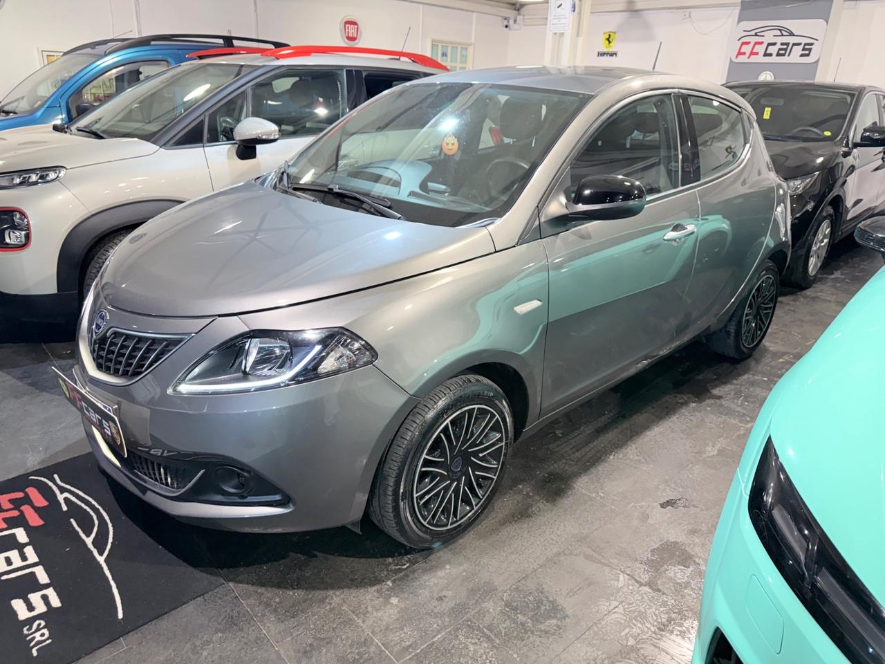 Lancia Ypsilon 1.0 FireFly 5 porte S&S Hybrid Ecochic UnYca