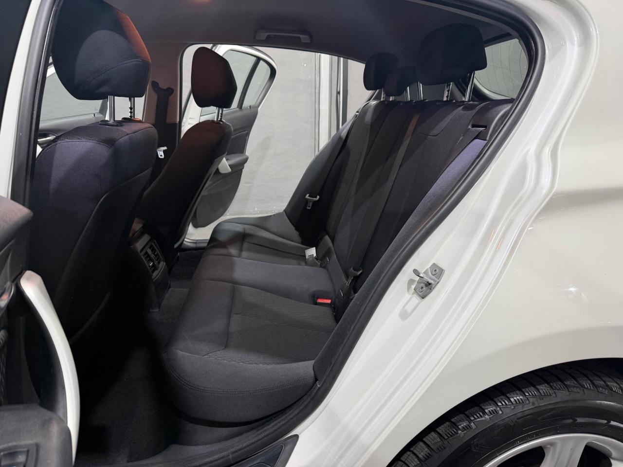 Bmw 116 116d 5p. Urban