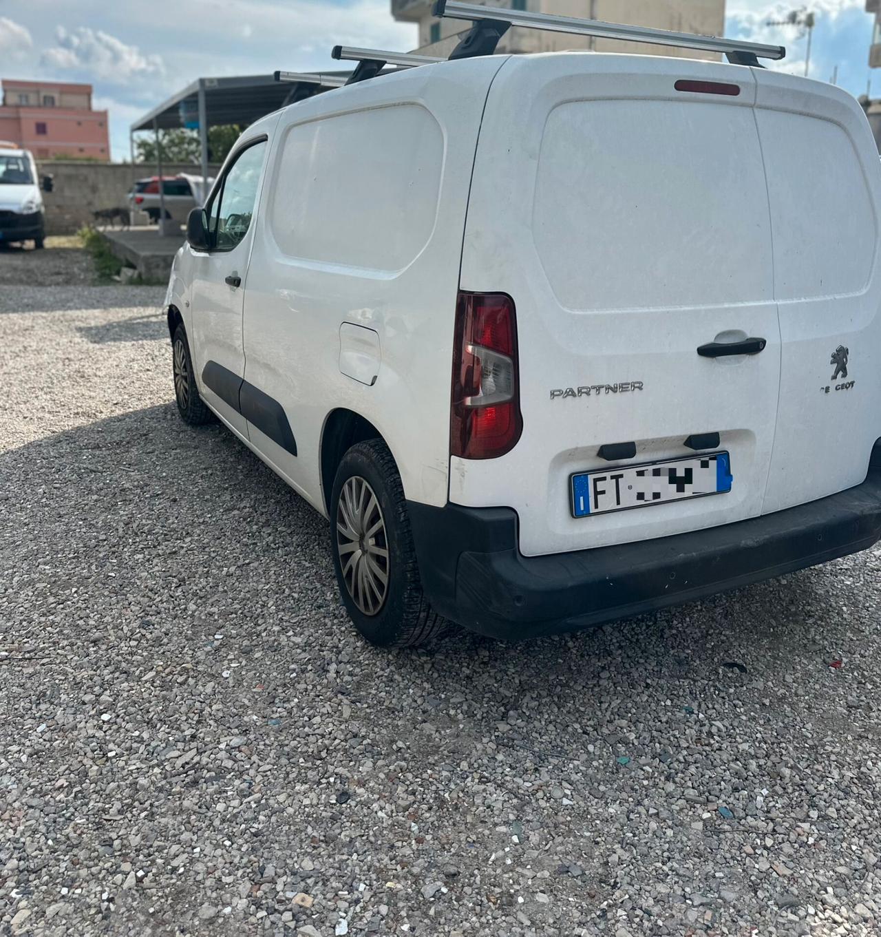 Peugeot Partner BlueHDi 100 S&S PL Furgone sinistrato incidentato
