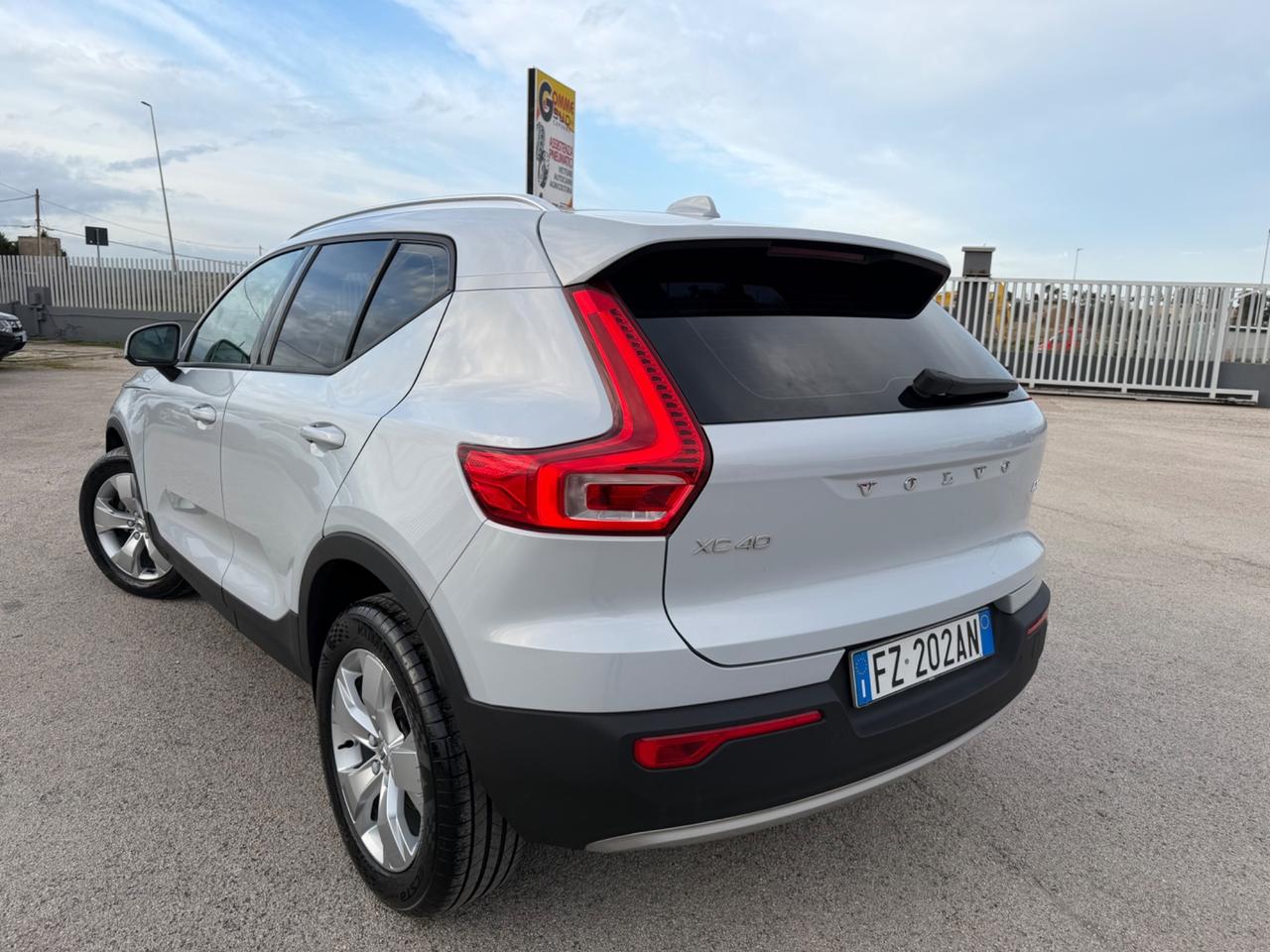VOLVO XC40 2.0 D3 150CV MANUALE FULL LED MY20
