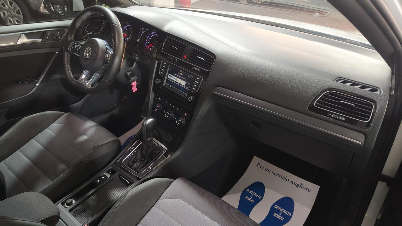 Volkswagen Golf 2.0 TDI DSG R-LINE 5p. BlueMotion Technology