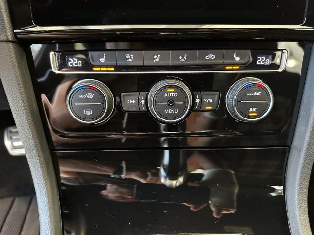 VOLKSWAGEN Golf GTI Performance 2.0 245 CV TSI DSG - 19" - LED