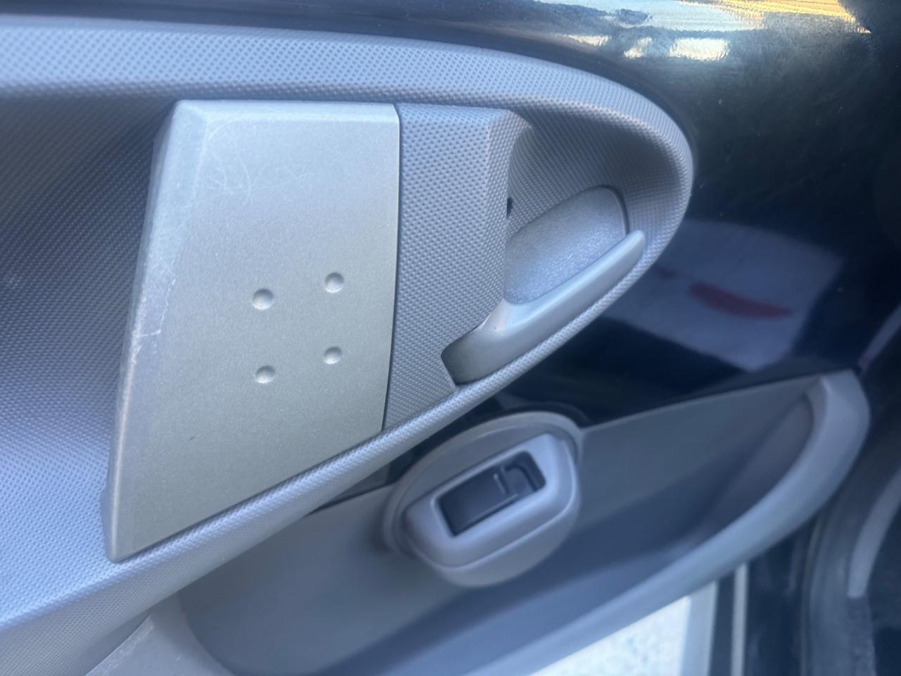 Peugeot 107 1.0 68CV 3p. Sweet Years 2006