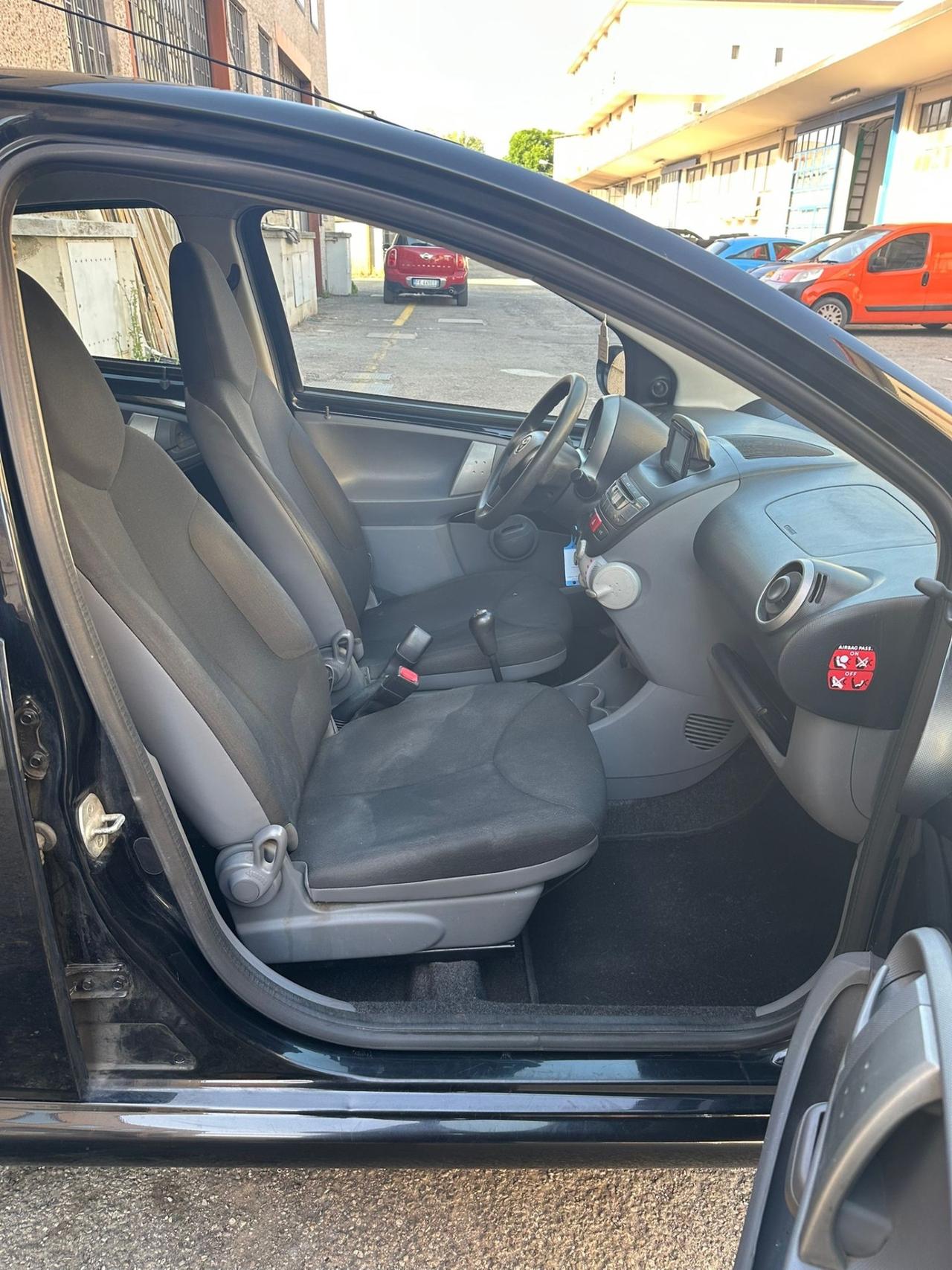 Toyota Aygo 1.0 12V VVT-i 5 porte Sol Connect