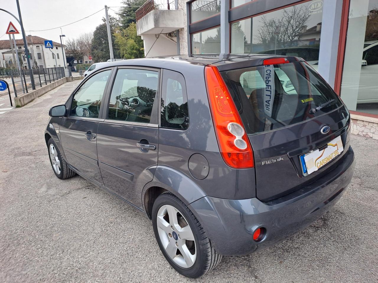 Ford Fiesta 1.2 16V 5p. Ghia
