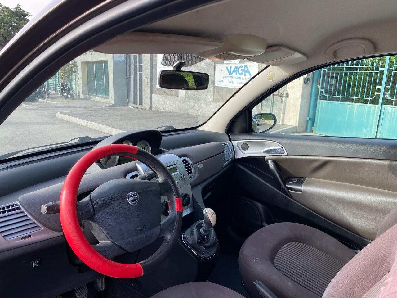 Lancia Ypsilon 1.4 GPL di SERIE