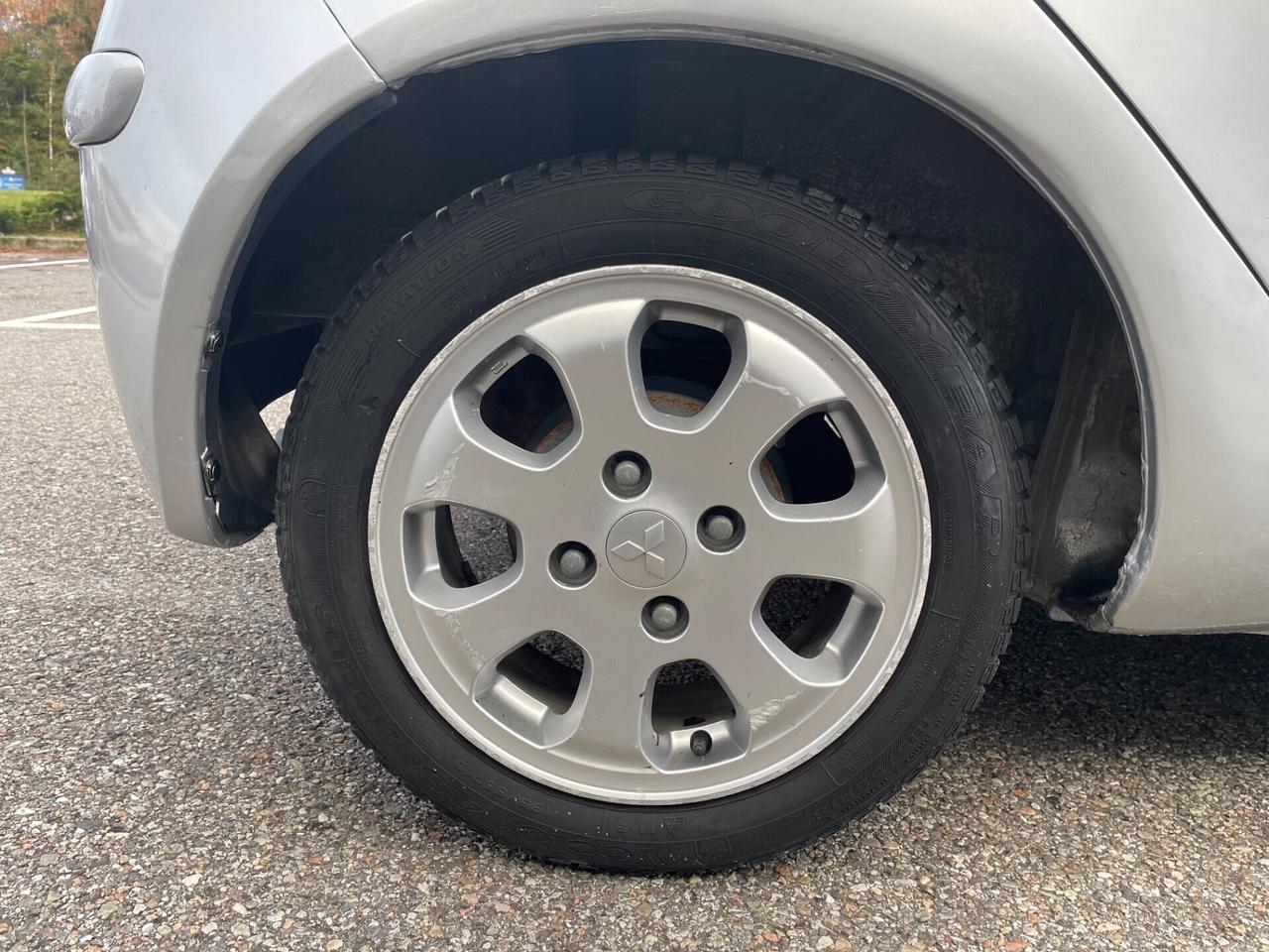 Mitsubishi Colt 1.1 12V 5p. *Neopatentati*Cerchi*Solo 125000km*