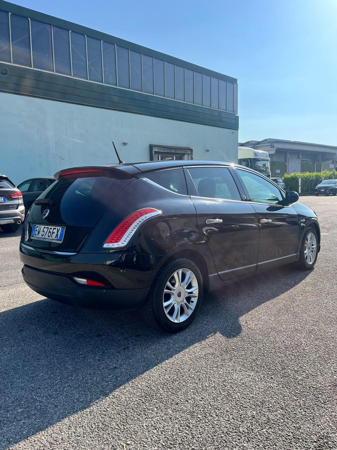 Lancia Delta 1.4 T-Jet 120 CV Silver Ecochic GPL