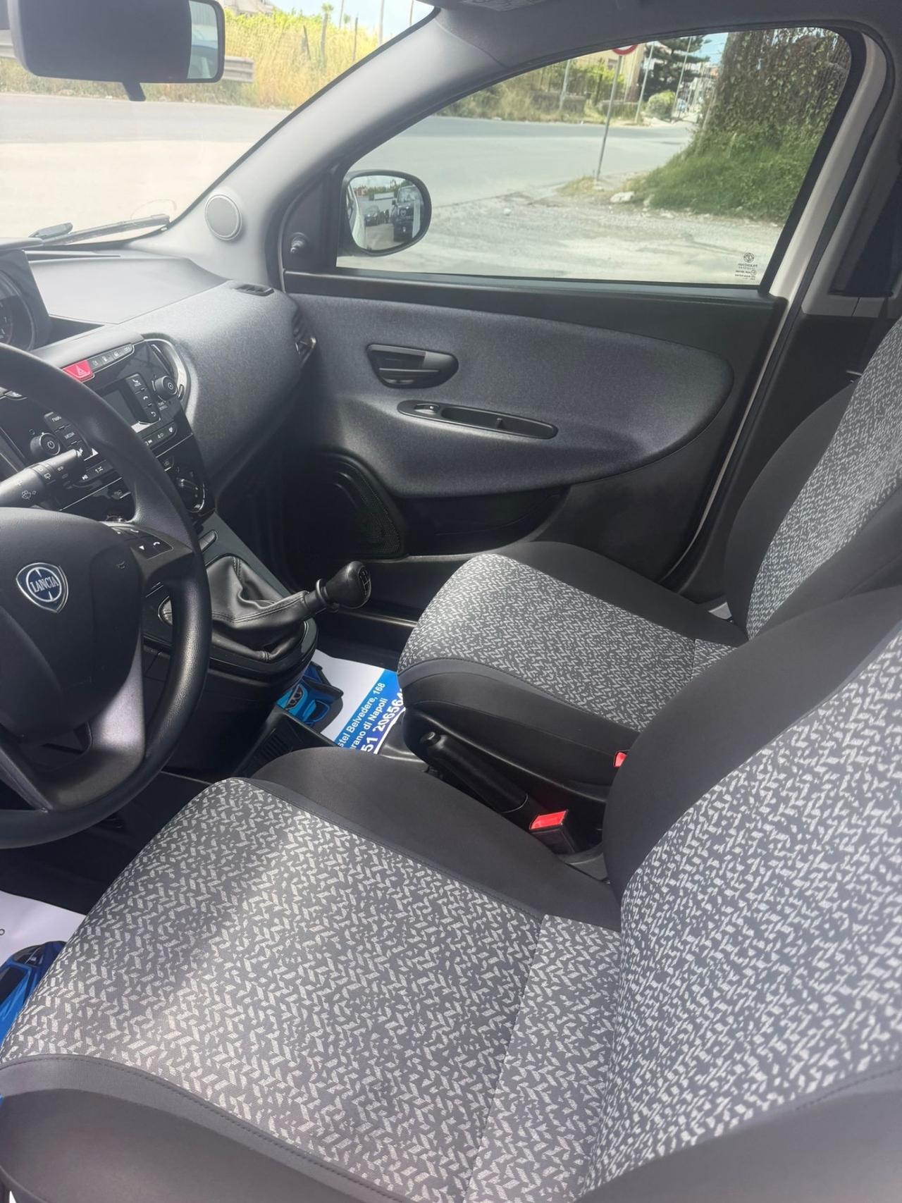 Lancia Ypsilon 1.2 69 CV 5 porte GPL Ecochic Gold