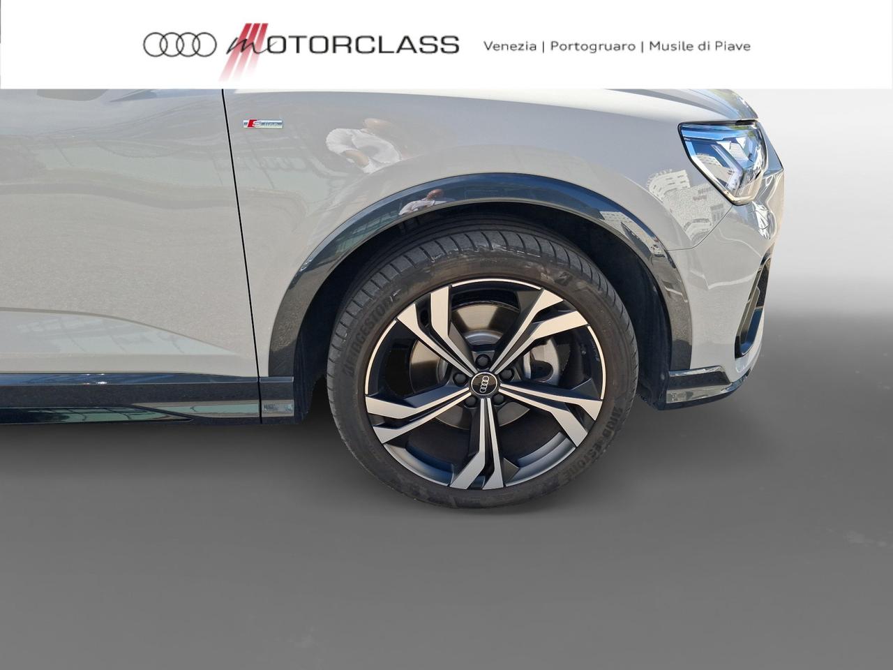 Audi Q3 sportback 40 2.0 tdi 193cv identity black quattro s tronic