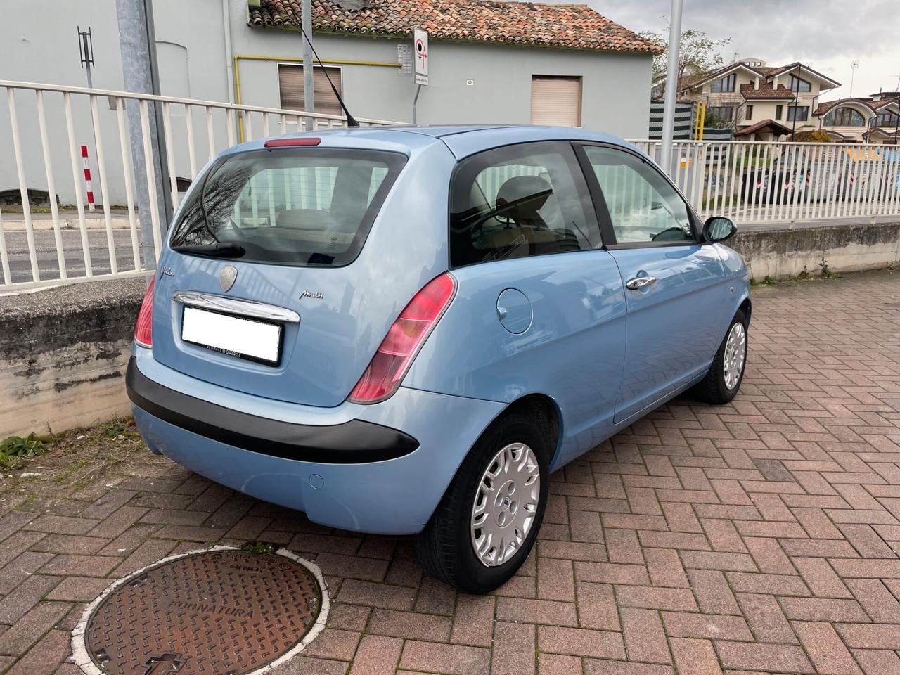 Lancia Ypsilon 1.2 16V Argento