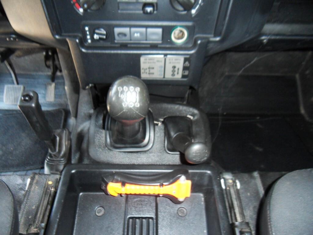 Land Rover Defender 90 2.2 TD4 Station Wagon N1